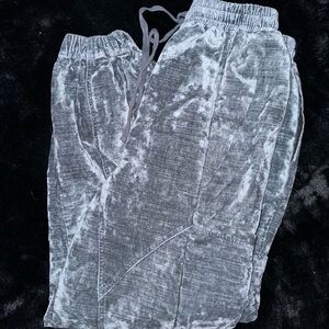 urban outfitters velvet pants